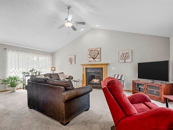 2nd image of 1570 Deerfield Dr W
