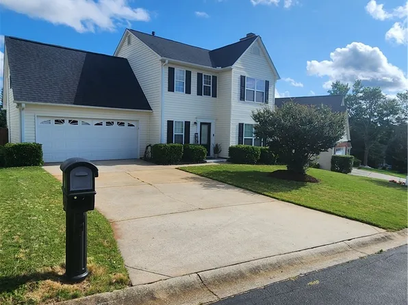 145 Fawnbrook Dr, Greer, SC 29650