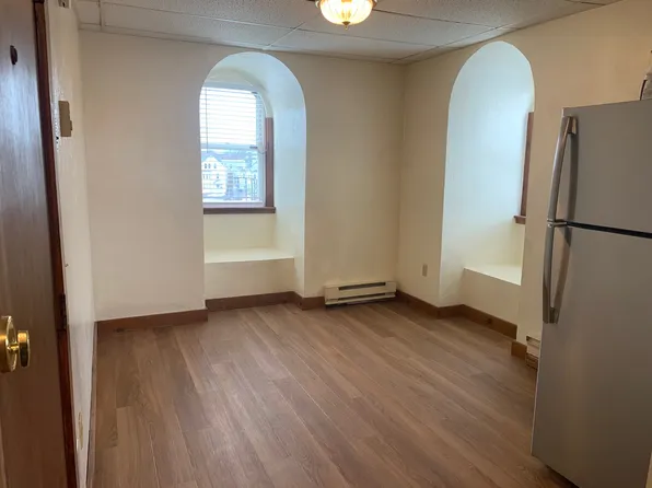 29 Commercial St APT 8, Lynn, MA 01905