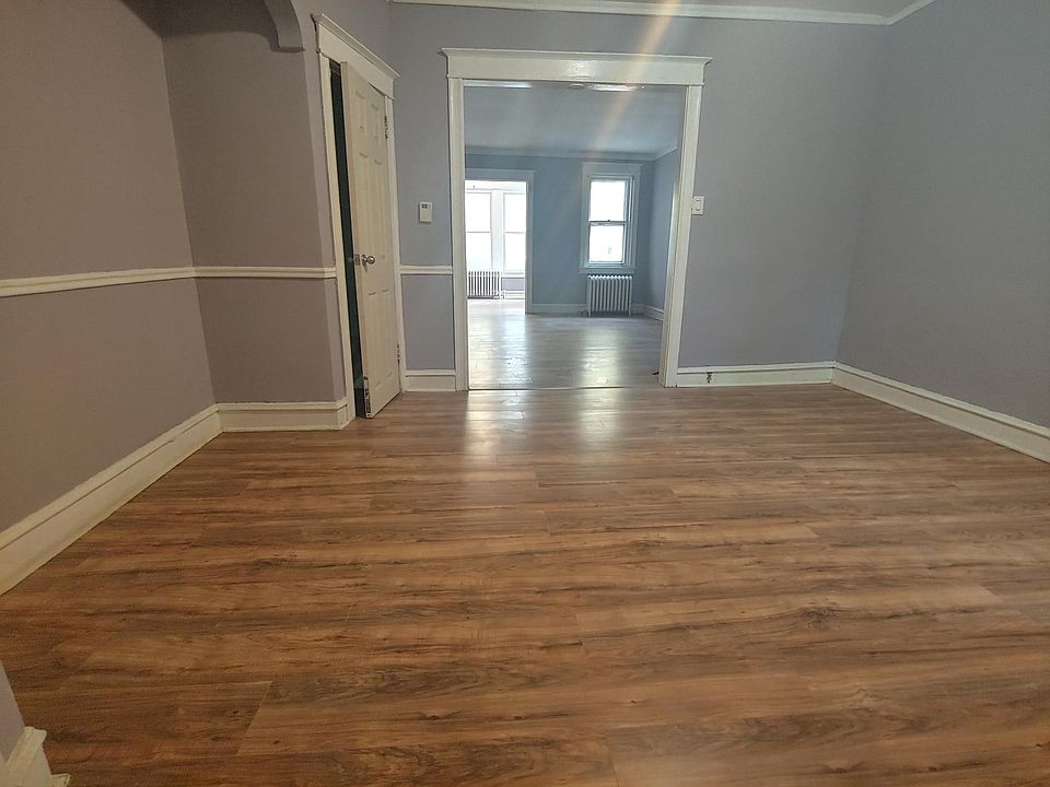 2nd image of 1023 Wagner Ave