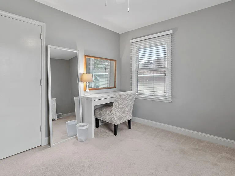 5036 Richmond Dr — Photo 16