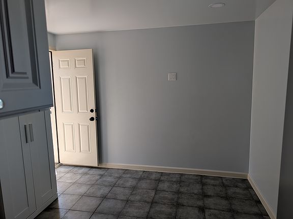 2nd image of 466 Willow Ave