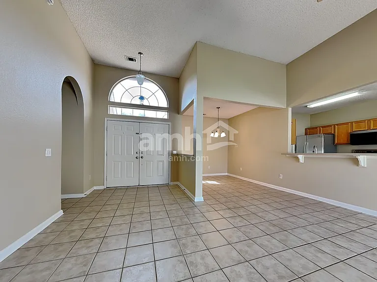 521 Amsonia Cir — Photo 6
