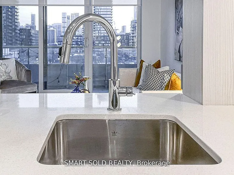 225 Sumach St #606W — Photo 36