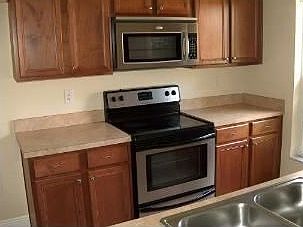 3rd image of 208 Lisa Ann Ct