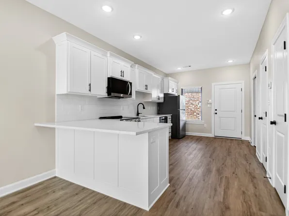 Leasing Now - New Townhomes, North Little Rock Argenta Arts Area, 800 N Olive St #B, North Little Rock, AR 72114