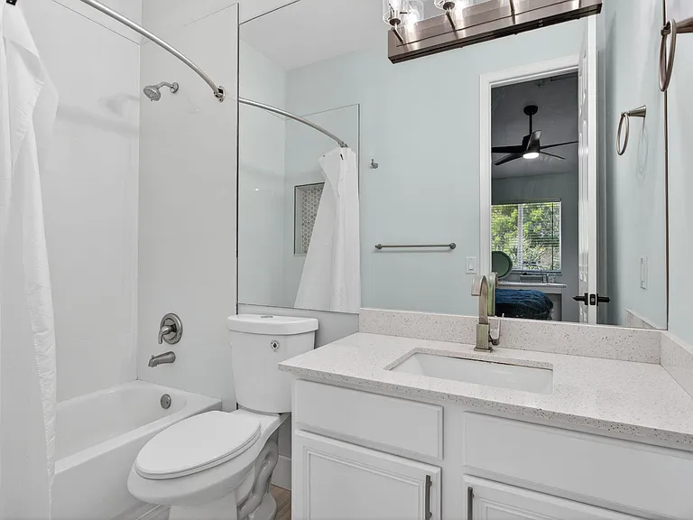 2457 NE 14th St #2457 — Photo 17