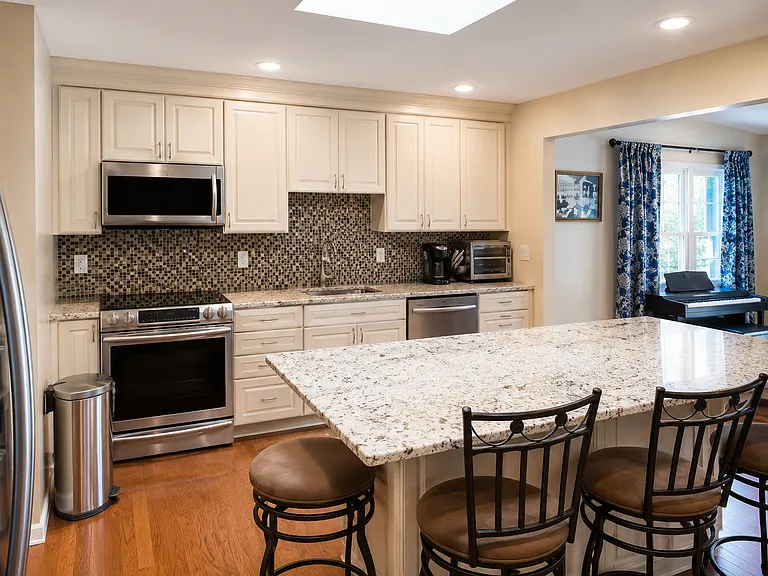 10 Roe Cir — Photo 4