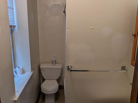 4th image of 5100 Walnut St #A202