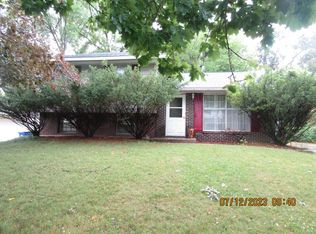 225 Chatham Rd NE, Cedar Rapids, IA 52402