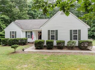 300 Cherrylaurel Dr, Youngsville, NC 27596