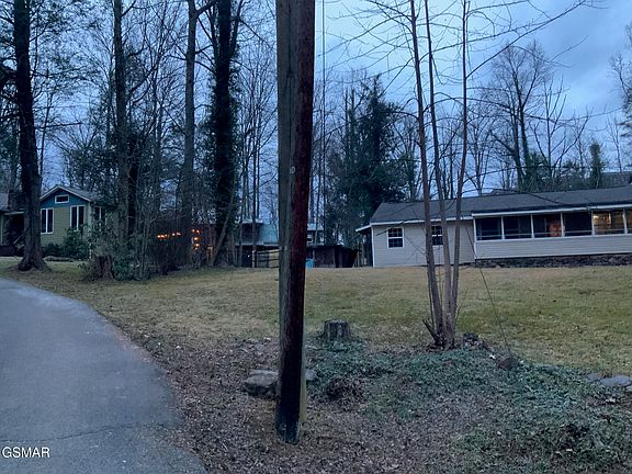 3rd image of 517 Laurel Ave