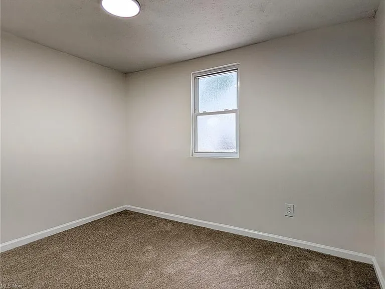 14817 Naples Ave — Photo 15