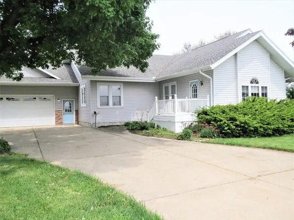 1004 State Route 38, Dixon, IL 61021