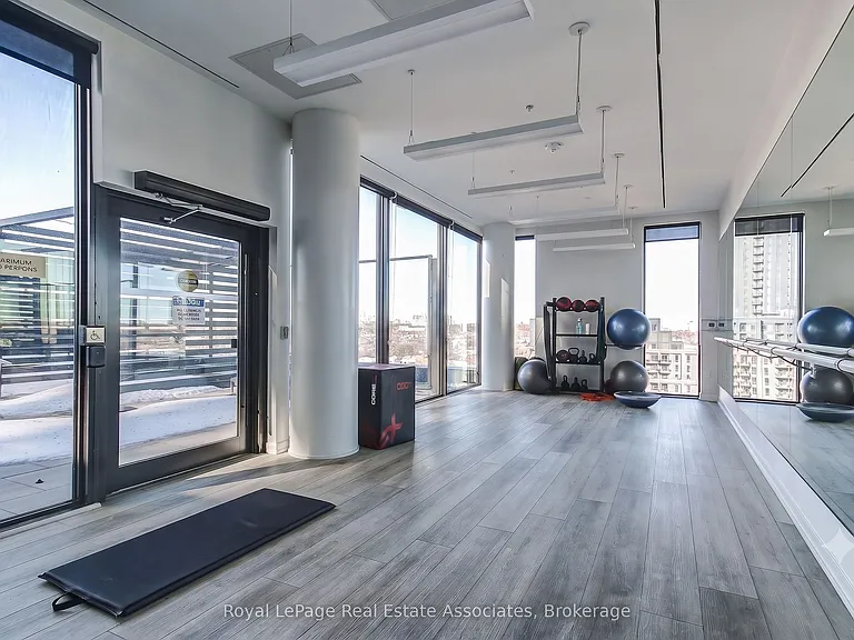 1285 Dupont St — Photo 27