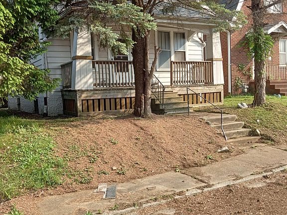 2nd image of 714 Thrush Ave