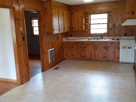 4th image of 109 Greenbriar St