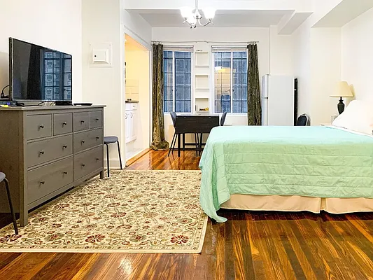 Rented by Compass | media 12