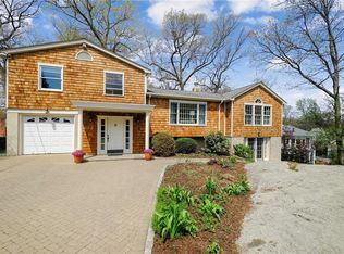 38 Shadow Ln, Larchmont, NY 10538