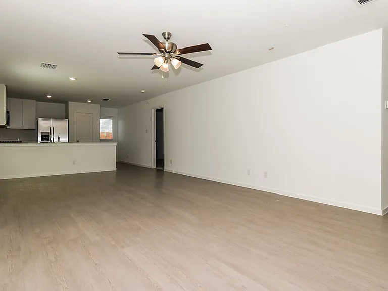 1719 Crossbill St — Photo 5