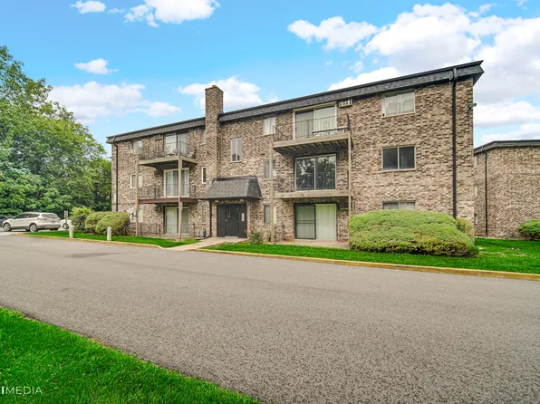 1013 E 194th St #302, Glenwood, IL 60425