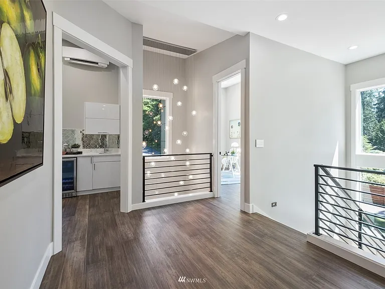 823 218th Ave NE — Photo 14