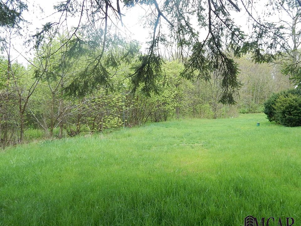 2nd image of 9696 Lewis Ave