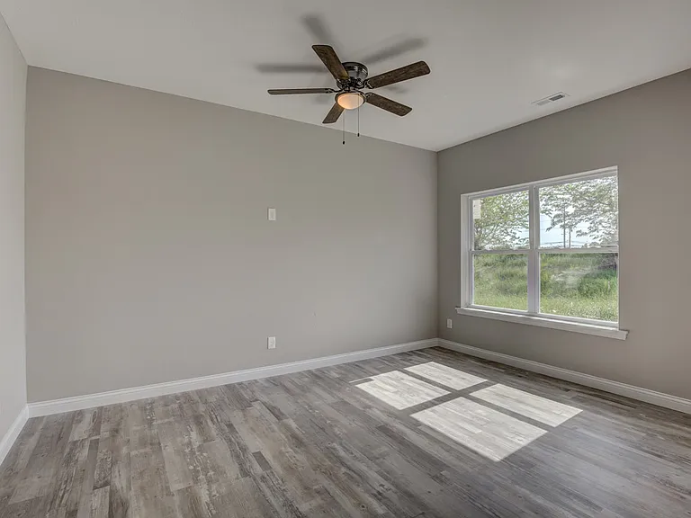 2327 Point Pl — Photo 9