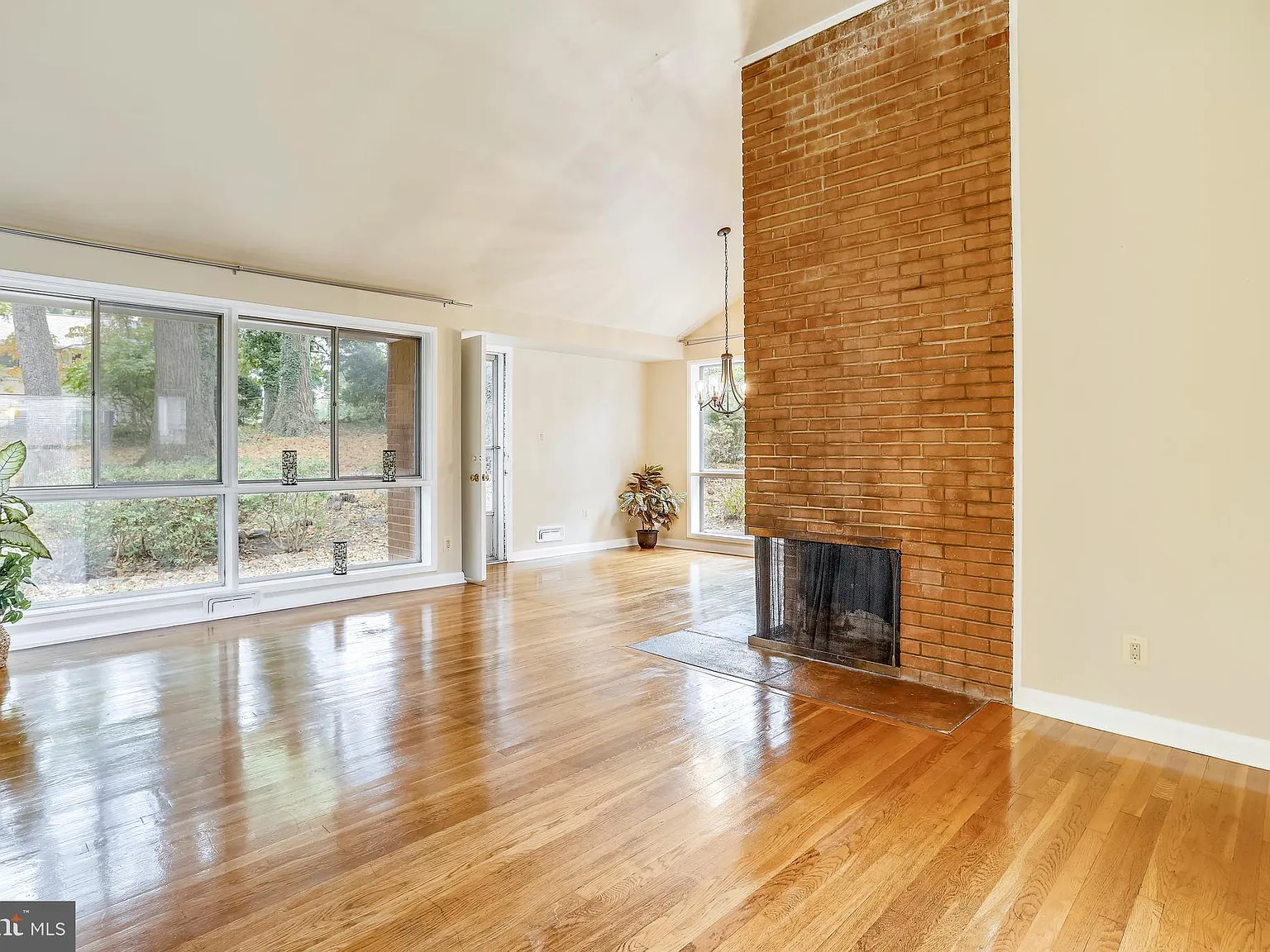 3 bed, 2.5 bath, 3060 sqft, $3,495 — Photo 3