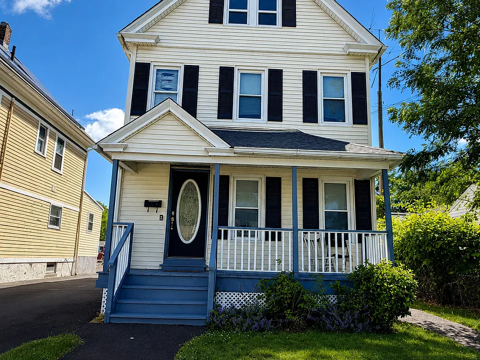 11 Hine St