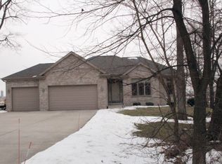 10203 W Rustic Ct, Evansville, WI 53536