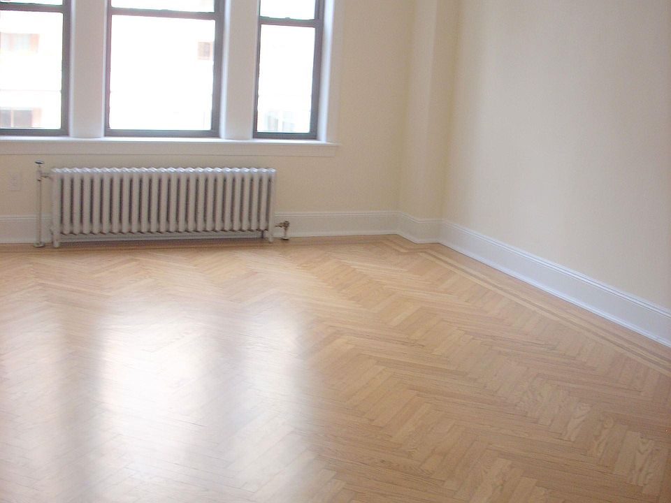 2nd image of 210 E 68th St APT 10G
