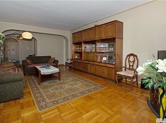 4th image of 8380 118th St APT 4D