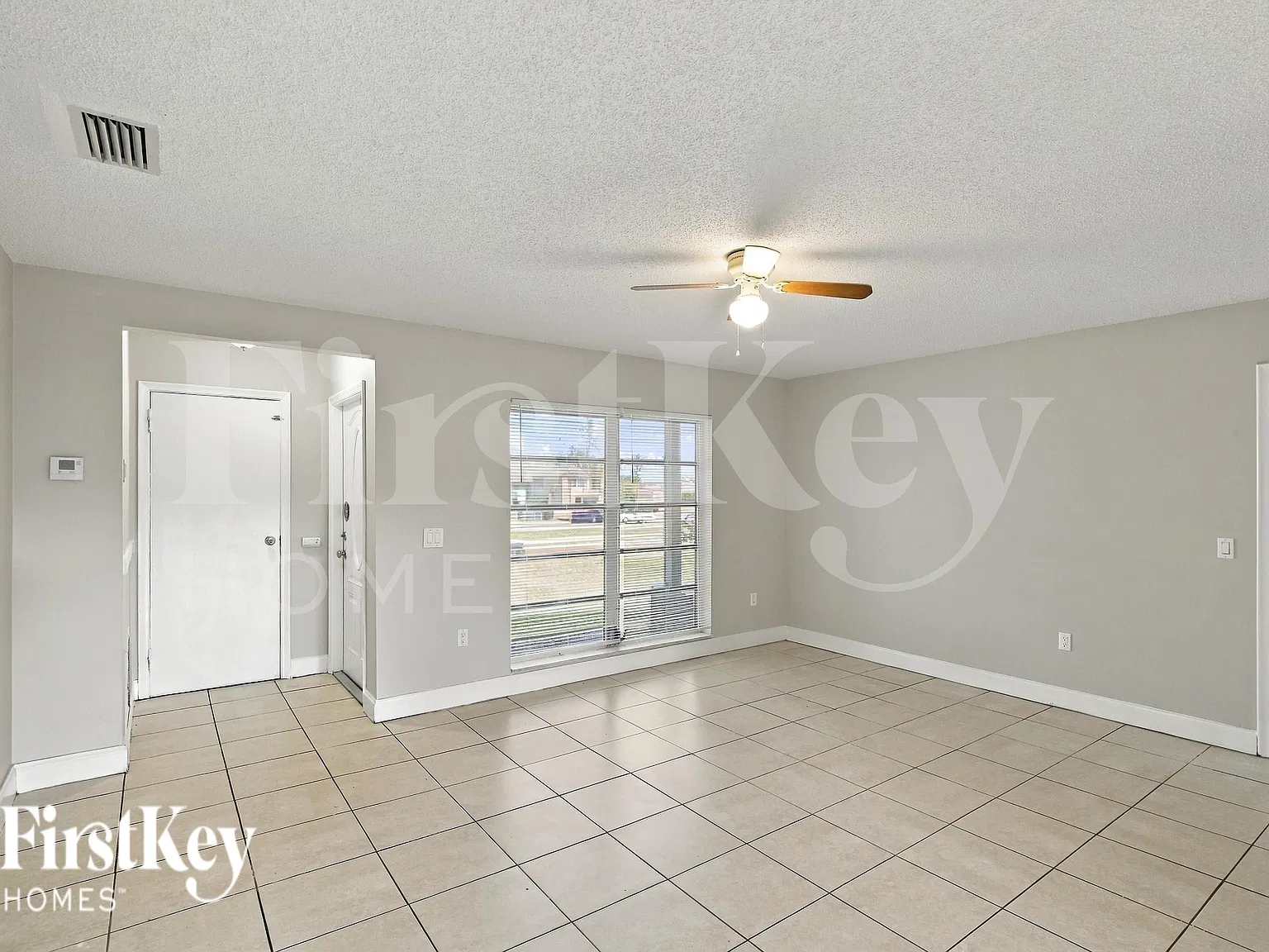 3 bed, 2.0 bath, 1570 sqft, $2,770 — Photo 3