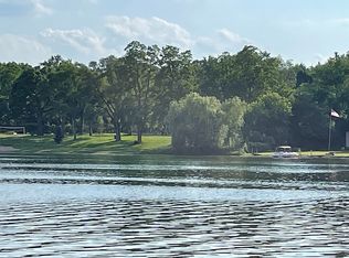 486 Clayburn Dr, Waterford Township, MI 48327