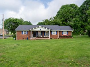 119 S Cedar St, Cross Plains, TN 37049