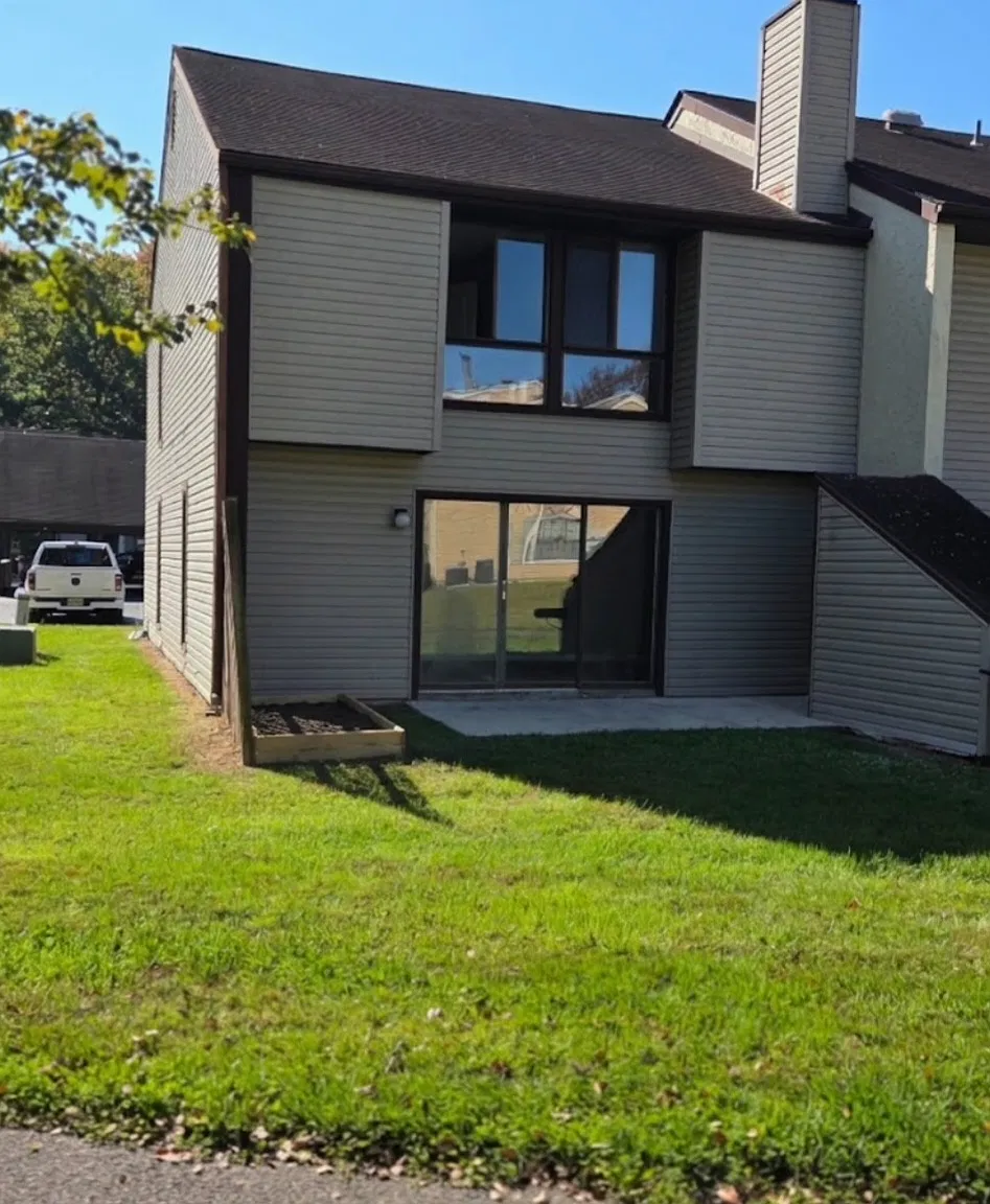 3 bed, 2.5 bath, 1600 sqft, $3,000 — Photo 3