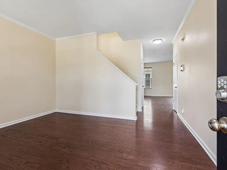 42 Kilverstone Way — Photo 5