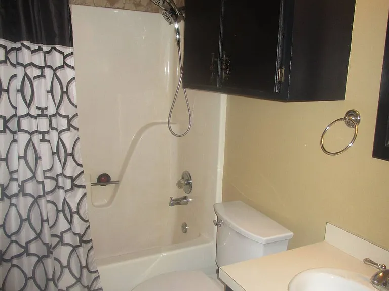1111 Biscayne — Photo 7