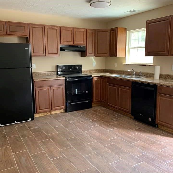 2nd image of 124 Joshua Ln