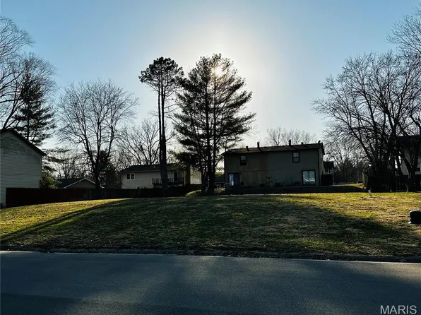 3313 Denvershire Dr, Belleville, IL 62221