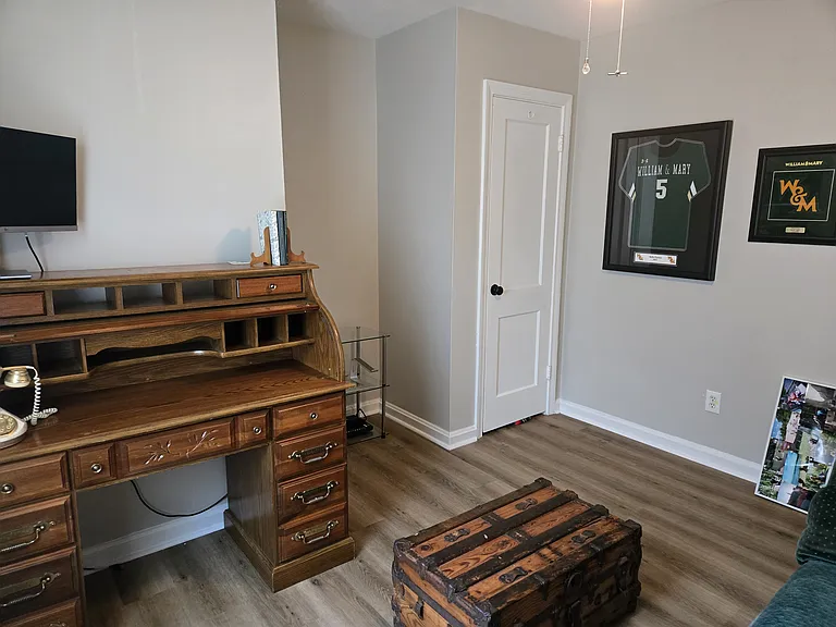 1115 Stewart Dr — Photo 4