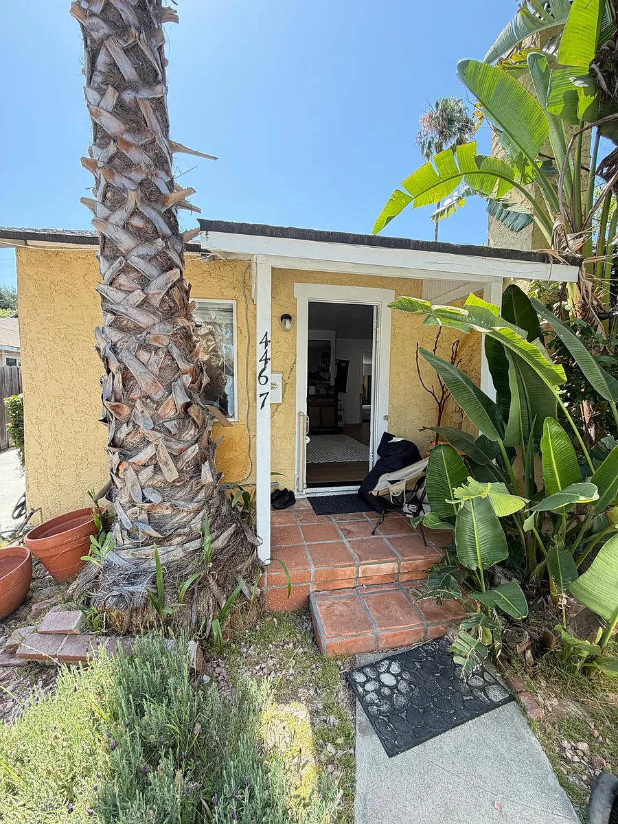 Building Photo - 4467 Matilija Ave #0