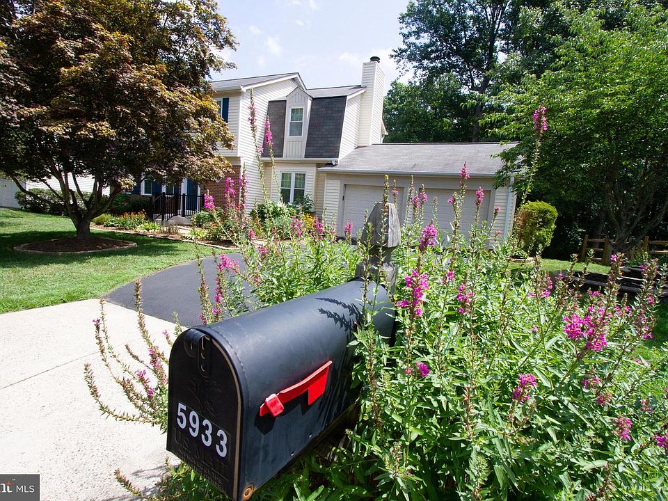 1st image of 5933 Burnside Landing Dr