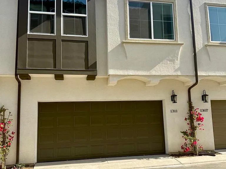 1311 Yannis Ct — Photo 1