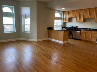 539 E 46th Pl APT 3, Chicago, IL 60653