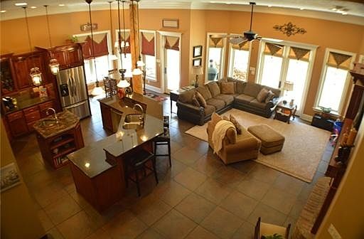 3rd image of 1437 Lake Dr