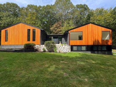 11 Coachman Lane, Woodbridge, CT, 06525