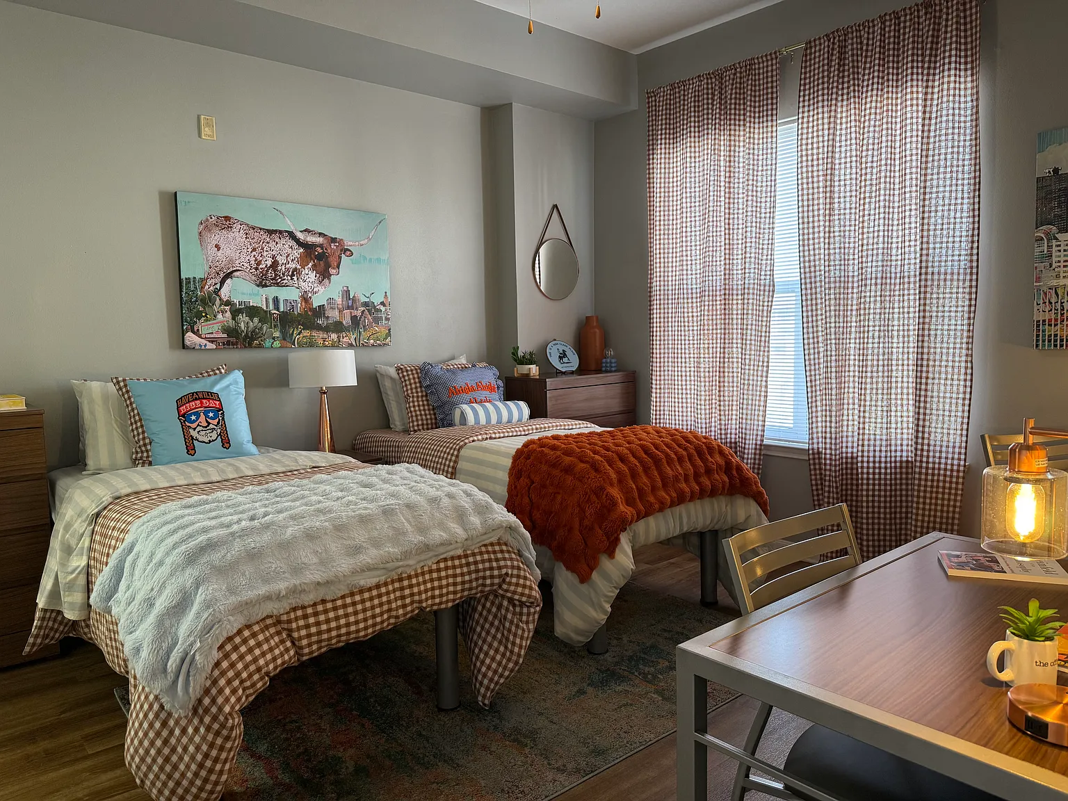 The Quarters Grayson House (Student Housing - Rent by the Bed) — Photo 1