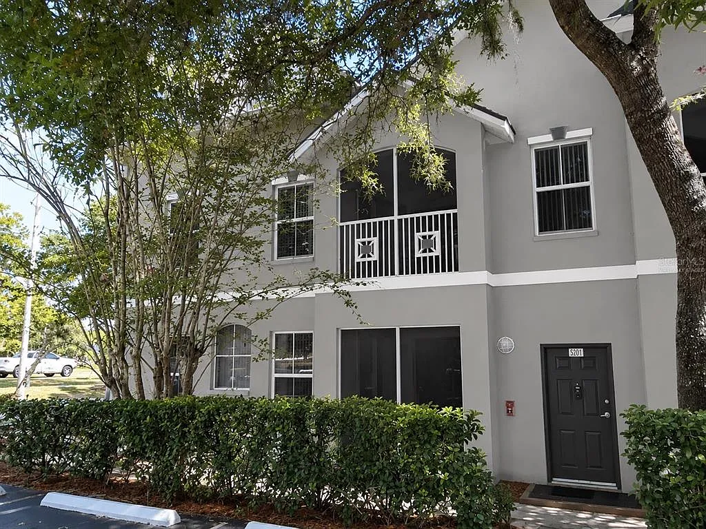 3 bed, 3.5 bath, 2075 sqft, $2,590 — Photo 1